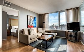 Carmana Hotel & Suites